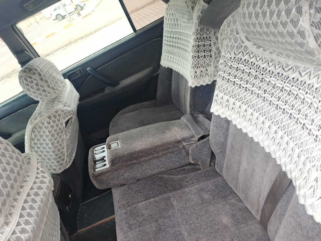 السلام عليكم 
لبيع 
راس الثور تكم موديل 1999 السنويه لل27 كصة قماره وبيها طخه بسيطه بالجهة اليمنه خلف العبري شاصي 55 غرفه خمس دكم كشنات ابو الطفل مكينه 3000 ام البطل الاسود كير ومكينه مكفول السعر ٧٥ وبيها مجال شوي رقم صلاح الدين راعيها يريد مداور *********** بي واتساب
