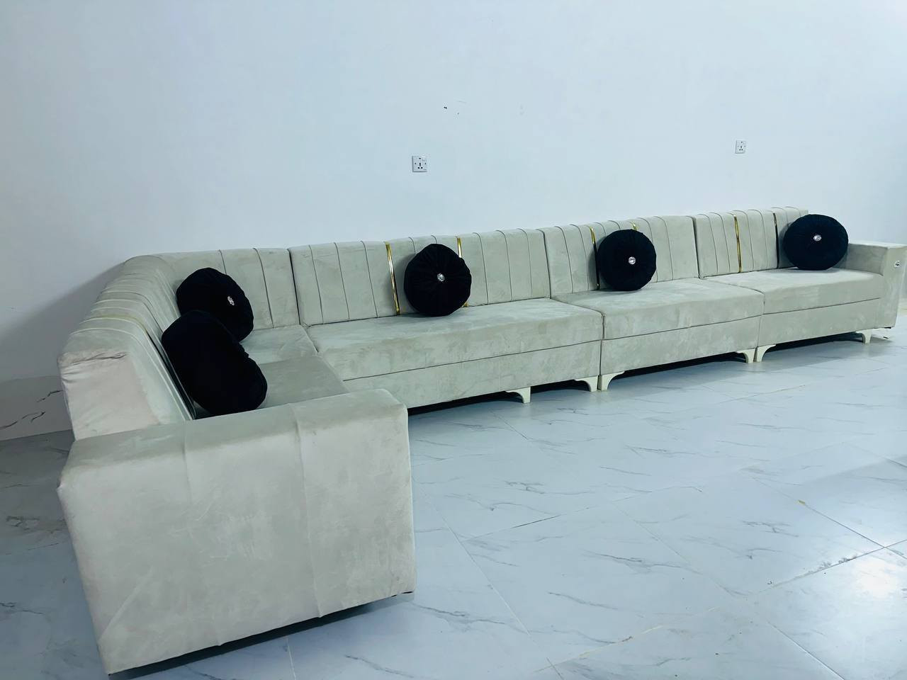 قنفه مستعمل 9 نفرات مغلف 
السعر: 175 الف  بيه مجال
الخشب ولاسفنج كلش زين درجه اوله
عنوان اربيل مامزاوه
يوجد عندنه توصيل في اربيل و موصل فقط
للتواصل ***********/***********
الرقمين عليهم واتساب
