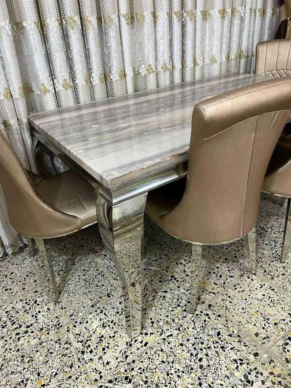 غرفه للبيع ٨٠٠وبيه مجال وميز طعام وبرده


**إذا كنت صاحب هذا الإعلان وتريد حذفه لأي سبب، رجاءا أرسل رسالة إلى الدعم الفني**
