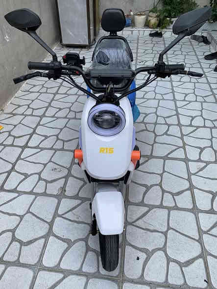 سلام عليكم شباب بايسكل شحن معروف R15 جديد بعدة عليه سليفون شركة دراجة يجي دبل بطارية 5 ودبل سويج بصمة رادار اشارات لايت زينون LED بريك دسكات قاعدة تلفون ستاند + مكان شحن ل تلفون دراجة بعده على وكالة باقي تفاصيل شكل موجود ب صورة مكاني كركوك  لاتصال على رقم *********** سعر 600
