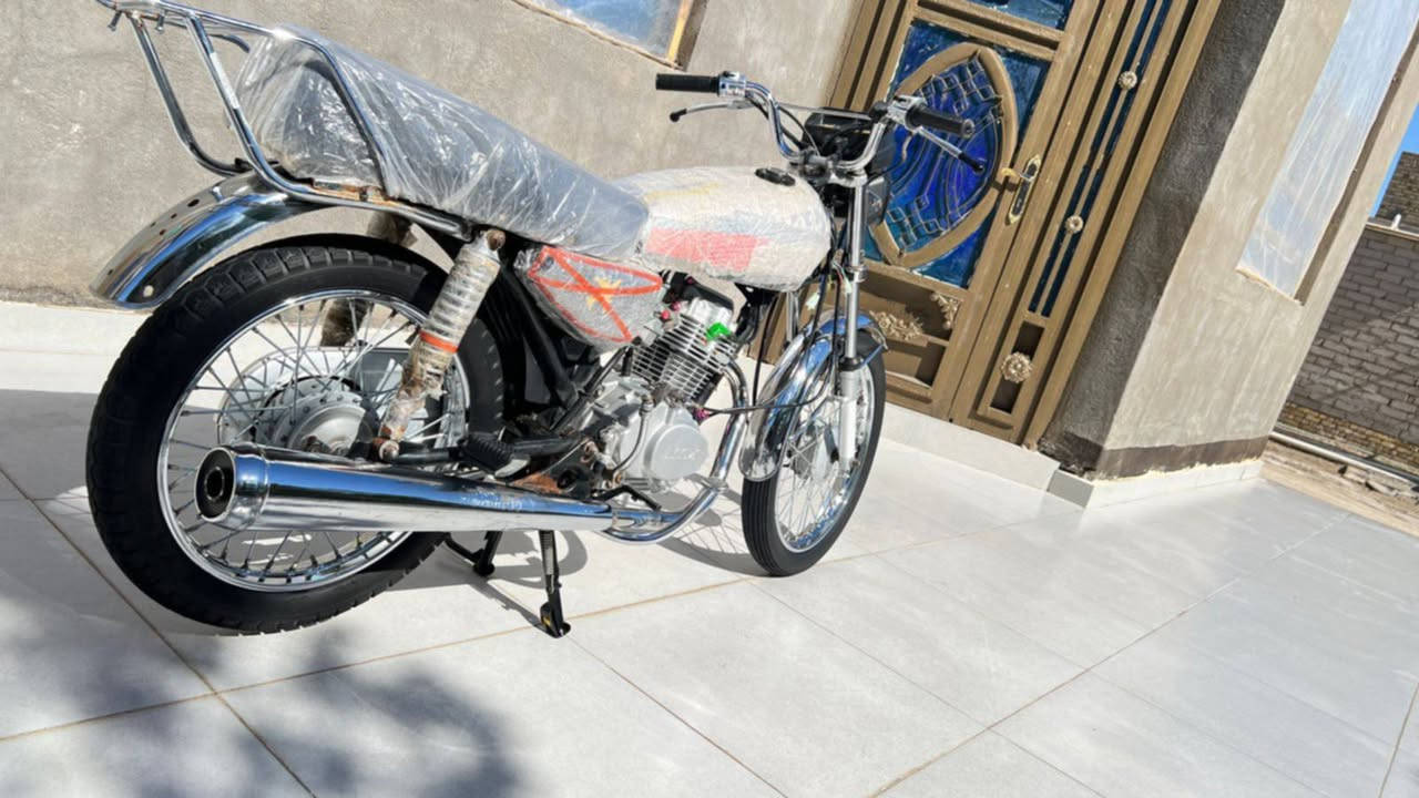 سوق الشيوخ ناحيه العكيكه 
سلام عليكم دراجه البيع دراجه كلشي نضيفه دراجه مفتوحة بستم ولفات مديل ٢١ لي يرده بيه خير ويدل هاذه رقمي 0787 047 6371
