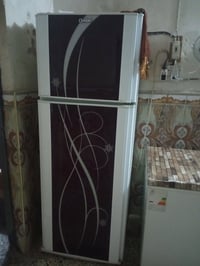 ثلاجة • للبيع • شغالة