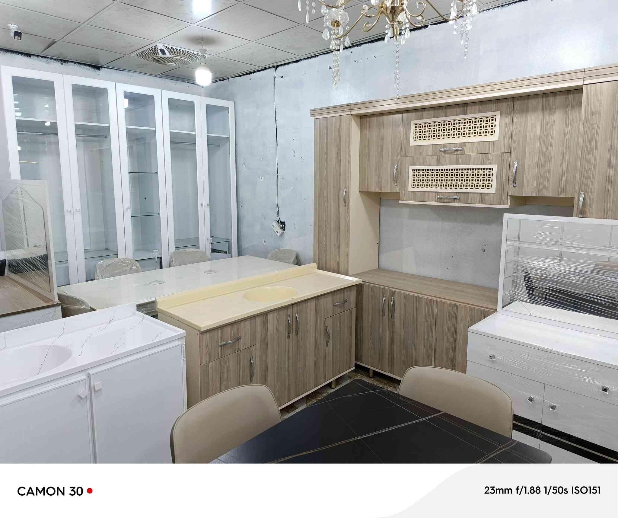 ناونيشان/سليماني كانيسپيكه /پيشانگاي مه ليك

بؤ هه ر داواكارييه ك ئه توانن په يوه نديمان پيوه بكه ن

گه ياندنيشمان هه يه بؤ سه ر جه م شاره كان

***********  viber
