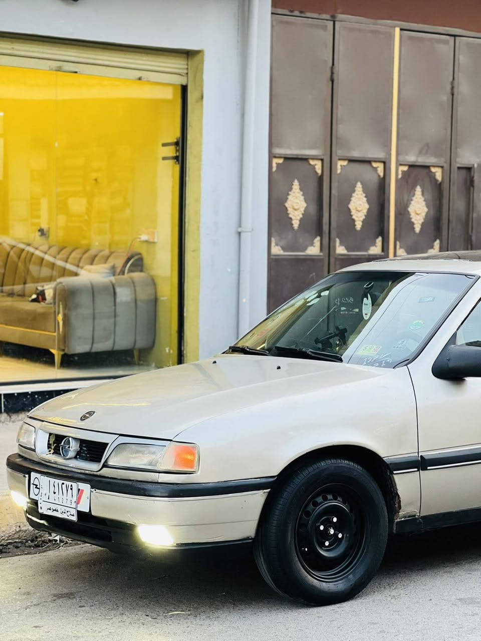سلام عليكم من رخصت لادمن شباب وبل فكترا موديل 93 سياره كير محرك تراي وين ما يعجبك كلش حلوه رقم صلاح الدين راعيها يريد تحويل مطلوبة غرامه 200 ينزل من سعرها مصبوقه عام بدون حادث سعر 30 وبيه مجال اي ستفسار تصل ودلل *********** عنوان بغداد
