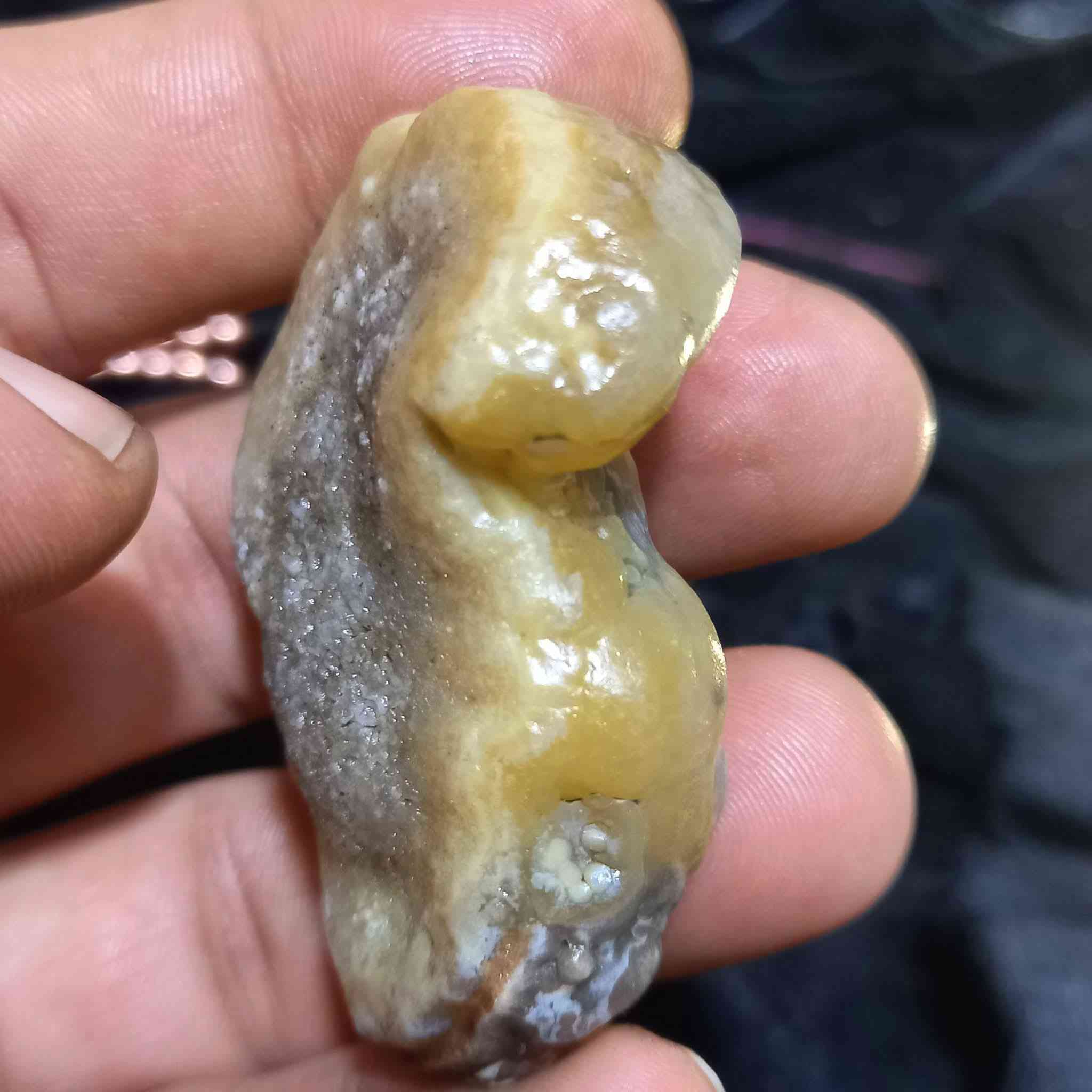 🐉 حجرة زوعة الحية الاصلي قطعة خامة ممجروخة خشنة وقديمة حيل وهاي صورها وين ما تردون شوفوها العنوان بغداد الأمين يوجد خدمة توصيل كافة المحافظات اي أستفسار أو سؤال واتساب او الاتصال بالرقم 
***********
