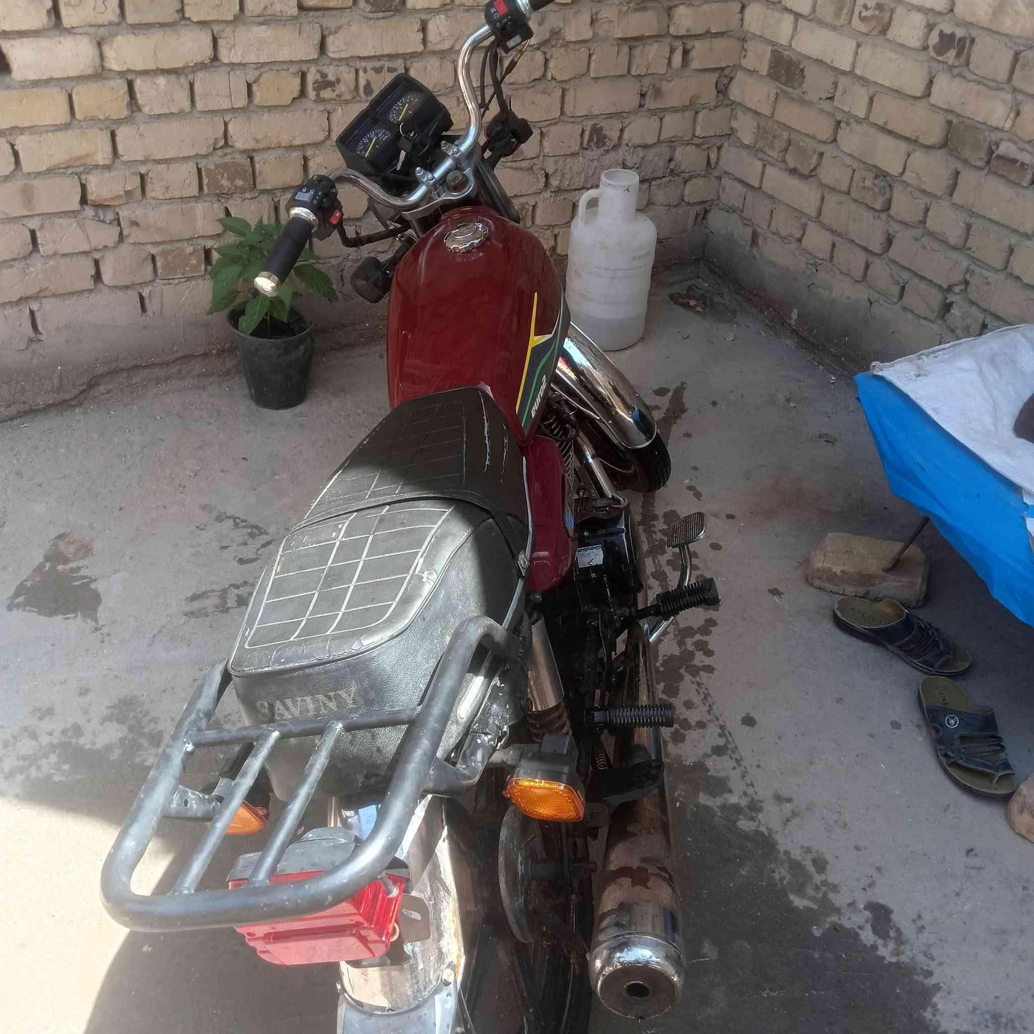 سلام عليكم دراجة للبيع موديل 22 اتصل على هذا الرقم ***********
