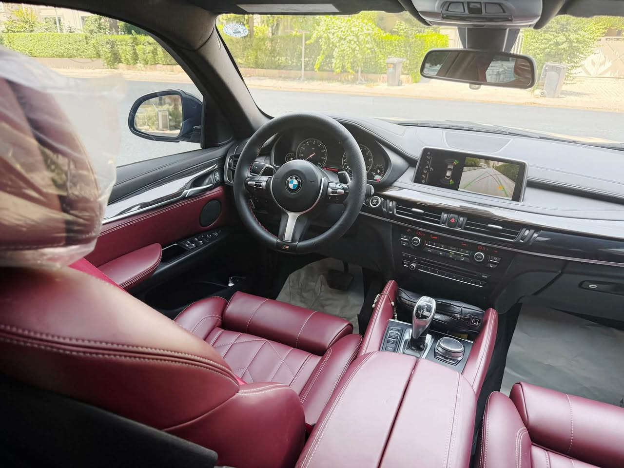 السلام عليكم
موقع السيارة اربيل  والرقم اربيل سنوية باسمي 

BMW X6 2017 الغنية عن التعريف فول مواصفات (((محرك 6 حجم ال 3.5  ارغب شي بيها 

المواصفات والتفاصيل // 

مواصفات كثيرة سلايد .. بصمات تشغيل .. داخل جلد .. ٤ فتحات صالنصه رياضي … شفتات ستيرن … 

سيارة بمعنى الكلمة مميزة جدا جدا 

خارج السيارة وداخله جدا جديد للامانه ترايها حلو ممتاز 

محرك كير صدر تبريد شرط الفحص 

ماشيه 

100 m 

الضرر .. قطعه وحده صبغ البنيد بدون داخل ابد ابد 

 مرفقة صور امريكا مع الاعلان وكذلك متوفر فديو لكافة تفاصيل السيارة الي يحب يشوفه يراسلني عل واتساب وبالخدمة 

ملاحظة .. السيارة مضلله بيه موافقة طبعا 80 % من مرور اربيل 

وكذلك مذكور بالسنوية ابيض سقف اسود 

هزه وفحص كله جديد سنوية باسمي مباشرة تحويل باسم المشتري 

السعر 277 ورقه وبيه مجال معقول للشراي واتشرف بالجميع 

للتواصل  رقمي 

واتساب متوفر كذلك 

***********
