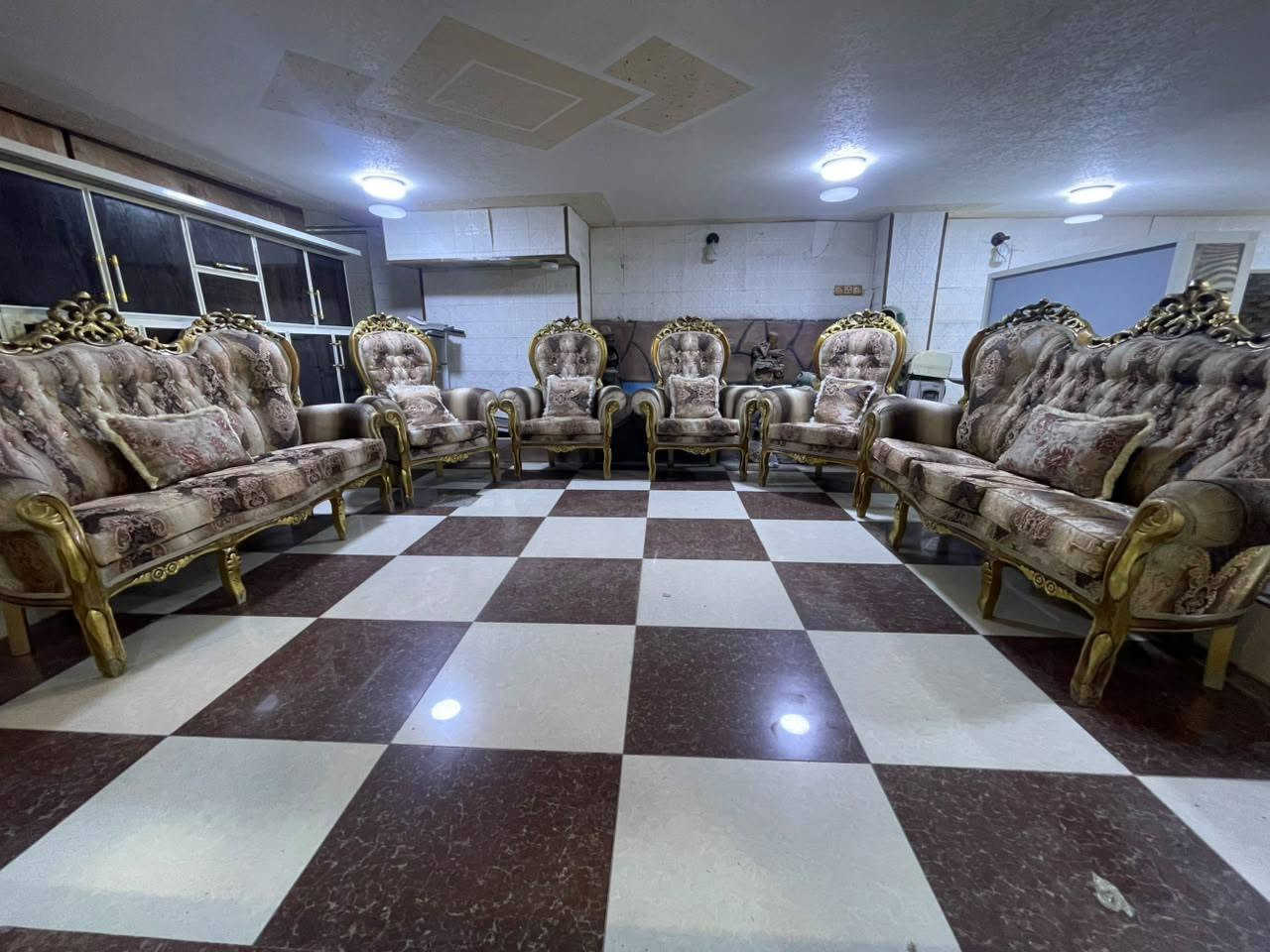 السلام عليكم 
يتوفر في معرض الزهور للأثاث تخم ملكي 10 مقاعد 💺 مستخدم نظيف سعر مناسب للاستفسار الاتصال على هذا الرقم*********** او زورونا في معرض الزهور للأثاث 
العنوان  5 كيلو شارع 100 قرب مطعم هيوا الكردي 
اهلا وسهلا بكم 🌹🌹
