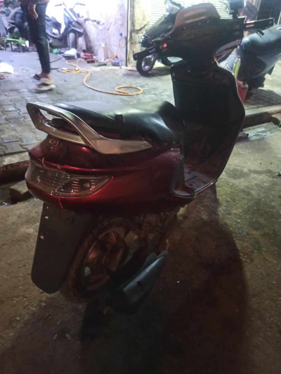 السلام عليكم دراجه فراشه صالنصه رياضي كفرات جدد مختم تايوان الدراجه بيه نواقص السعر 375
للاستفسار اكثر راسلني واتساب او ماسنحر ***********
