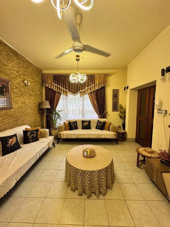 دار للبيع الموصل حي للمهندسين 322 متر 
سعر 650 مليون قابل للتفوض 
واجهه 16 متر 
اتجاه قبله 🌅
طابقين 5 غرف وشقه معزوله 
شارع 12 متر مقابل فرع 
موقع جيد جدا 

للإستفسار مراجعة المكتب او الاتصال على الأرقام التالية   عمار العبيدي   

***********

*********** واتساب

  ايمن   

 ‏‪0750 214 4093‬‏    ‏

‏‪0775 630 2993‬‏ واتساب

   اوس 

‏ ‭0770 287 3744

‏  ‬ ‭0750 219 5078‬    

ابو سند 

‭0 775 714 2899‬

عنوان المكتب حي النور سايدين دانية ماركت مقابل افران الرائد   #الرواسي_للعقار
#عقارات_الموصل
