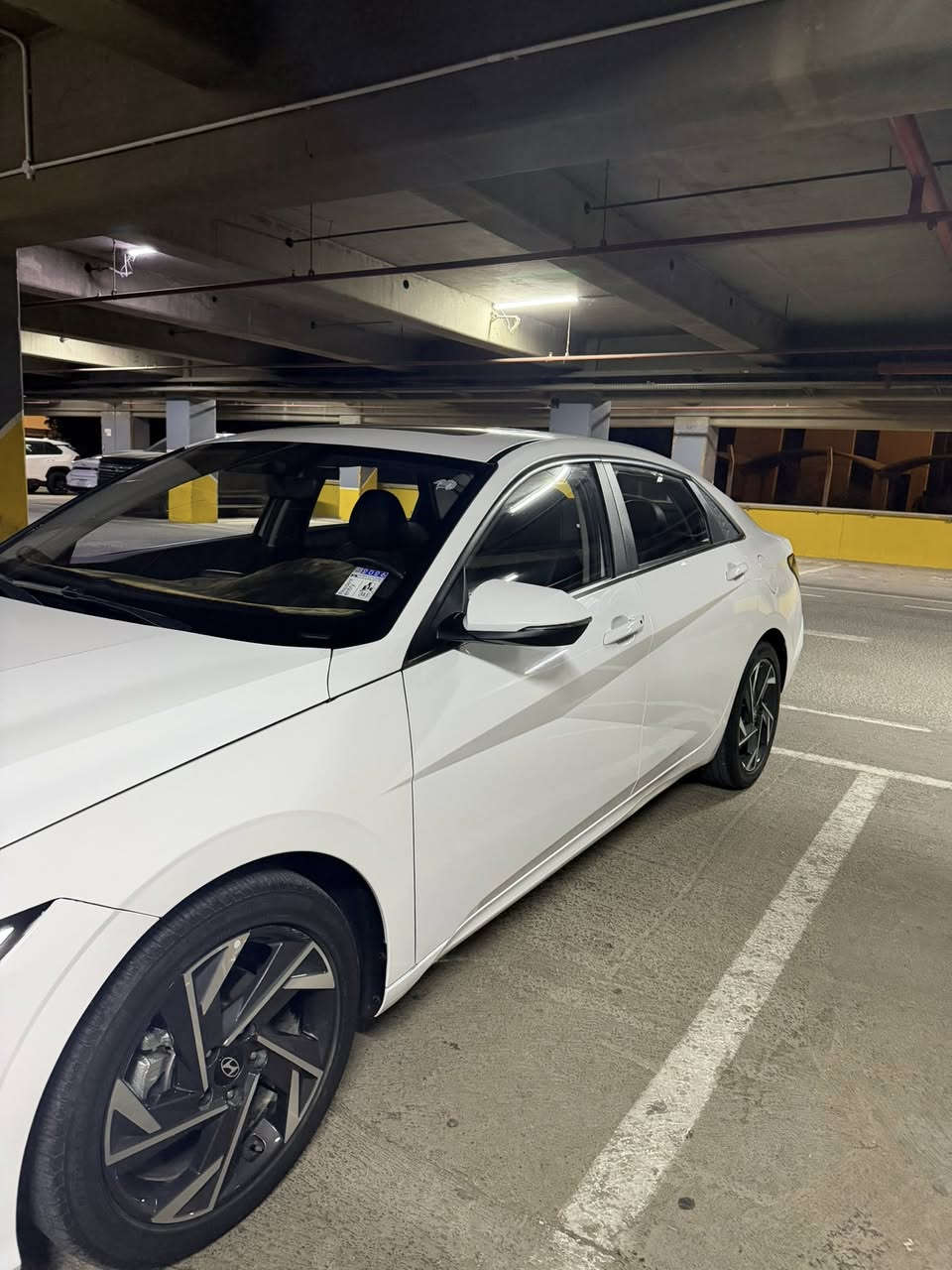 النترا تجميع صيني ٢٠٢٤
سياره نضيفه وماشيه قليل بيهه صبغ جاملغ املمي جهة السيق
السعر ١٢٧ $
السياره فتحة 
حساس امامي خلفي
 تحكم ستيرن 
كشنات جلد
السياره نضيفه وفول مواصفات 
المكان بغداد 
الرقم ***********
