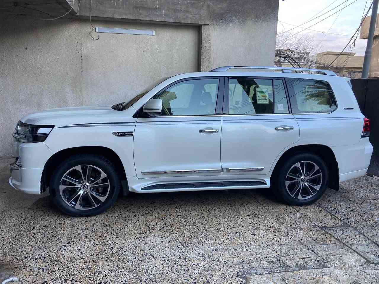 تويوتا لاندكروز 2020 كراند تورنك ساز باب اول
فول موصفات GXR شركة ساز 6 سلندر

مكفوله كفاله عاامه من الصبغ والبارد

ماشيه 70  الف كيلومتر 

3 شاشات بلادي شاحن تليفون 

جنطه كهرباء  كرسي كهربا 3 طكات 

العنوان  بغداد السيديه  قرب تقاطع درويش 

للاستفسار ***********
