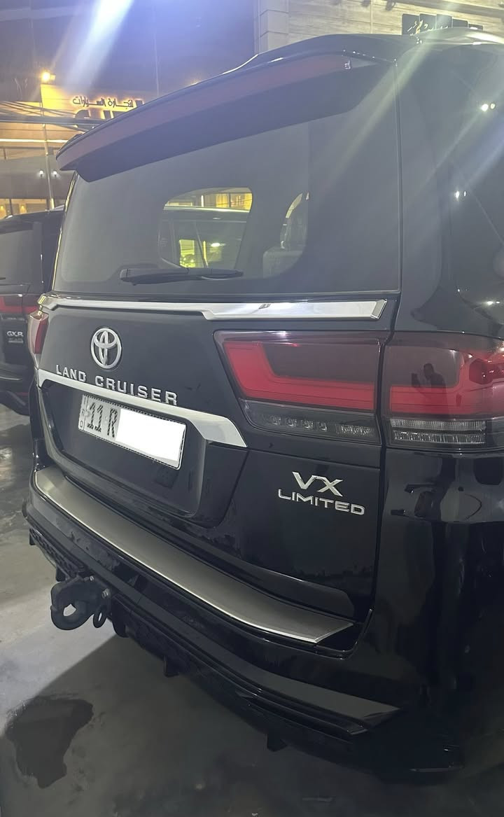 للبيع لاندكروز VX موديل 2024 لون اسود مغلفة بي بي اف مكفولة كفالة عامة داخل احمر و اسود 

رادار امامي و خلفي

نقط عمياء

كشنات تدفئة تبريد

كشنات الخلفية كهرباء

ابواب شفط

داخل صاج

باقي مواصفات VX معروفة 

ماشية 12 الف 

السعر 76  الف دولار 

للاستفسار *********** مكاني بغداد
