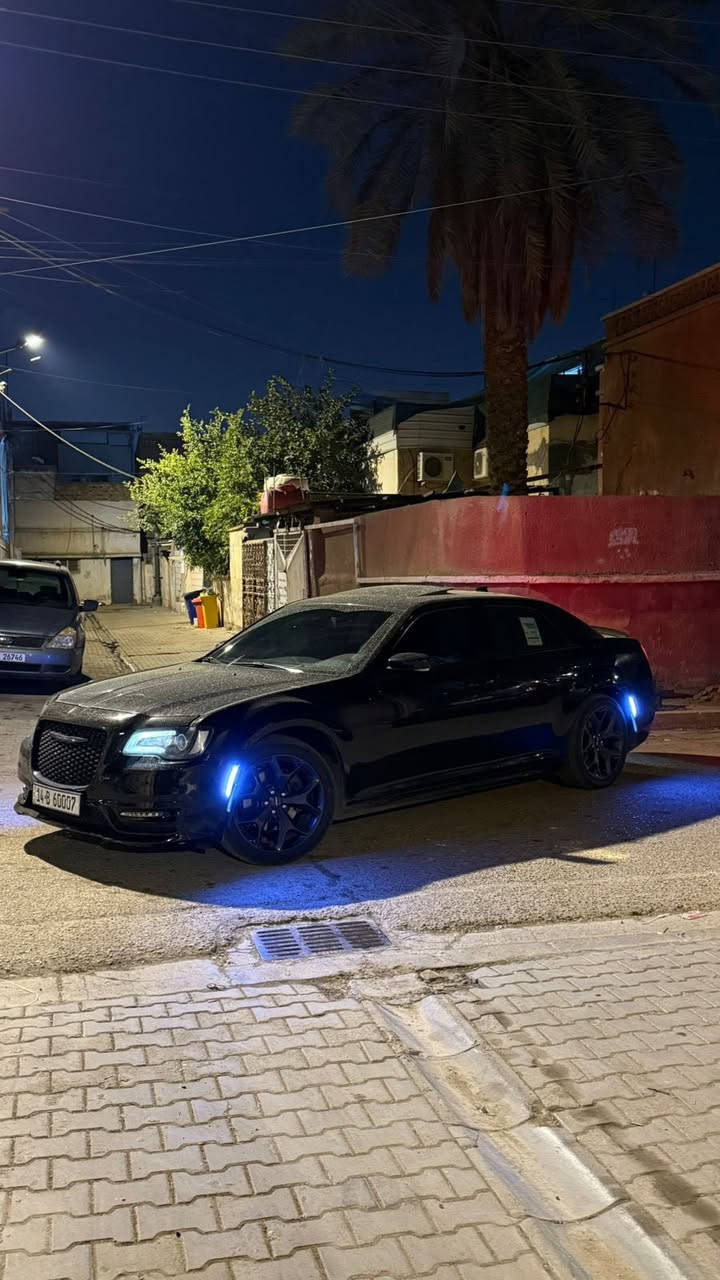 السلام عليكم 
كرايسلر 300 S
اوباما 
 اصل 2021
وارد امريكي 
بيها تقرير غرق 10‎%
و جاملغ امامي ايمن كلير امريكا 
و جاملغ خلفي ايسر صبغ هنا صار بالعراق ‎
فول مواصفات 
فتحه بانوراما 
دبل لحيه 
حساسات امامية
حساسات خلفية  
سيارة مكينة 5.7 هيمي
ماشية 70 كيلو متر حقيقي بلادي 
تو ويل بلادي 
كار بلي اندرويد اوتو 
تدفئة و تبريد المقاعد 
سستم سماعات Alpine 🔊 
تشغيل عن بعد 
سيارة ستوك ما ملعوب بيها بدون تزويد 
بيها الكير مفتوح اثر الغرق و مكينه مبدل سيت بطالها 
رقم بصرة مميز 
السعر 255 وبيها مجال 
 مكان السيارة البصرة الحكيمية 
الاستفسار ***********
