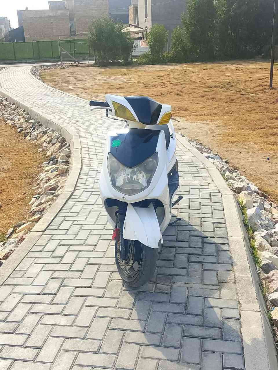 سكنس فحل دراجة كاملة نقصها عداد ميشتغل شعلة معدل لايت زنون كلها شغال نكرة بكل وكت سعر ٦٢٥وبيها مجال مكان شعب ثعالبة الصالنصة البلاد موجودة


**إذا كنت صاحب هذا الإعلان وتريد حذفه لأي سبب، رجاءا أرسل رسالة إلى الدعم الفني**