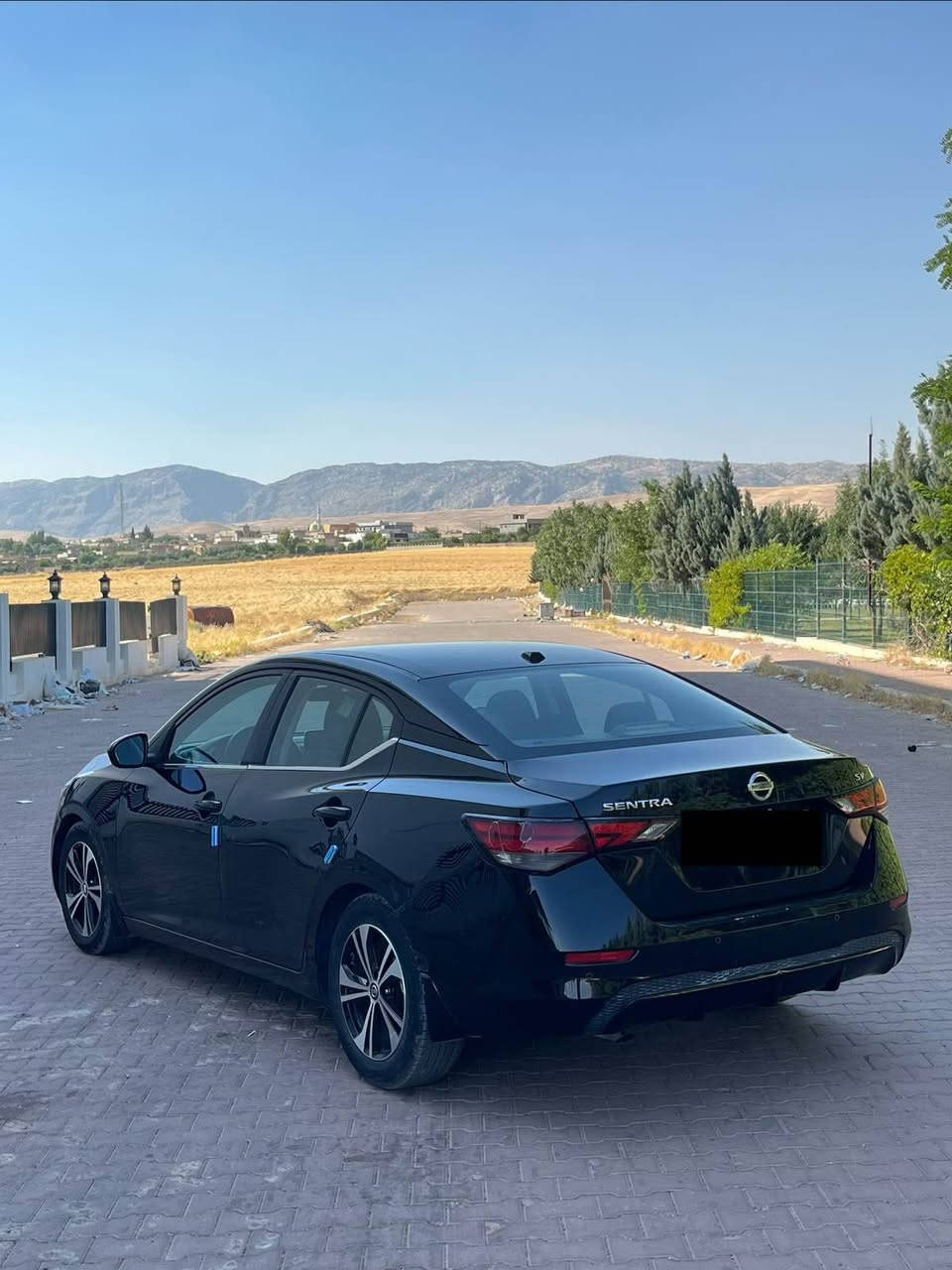 نيسان سينترا 2021 SV 🖤
سعر 117$ ورقه و بها مجال قليل 
مواصفات 
شاشه كبير 
بصمه 
بابين بصمه 
رادار 
حساس 
تحديد سرعه 
نضام اكو و نورمال و سبورت 
و بعد مواصفات هوايه 
ضرر؛ جملغ و بنيد صبغ بدون دواخل ارباك ستيرن سيسم شركه 
مكان سياره عقره 
فقط واتسات *********** اكر, نينوى
