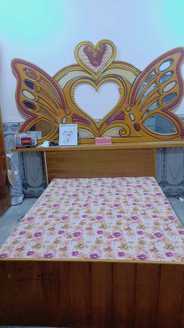 كنتور 6 ابواب + ملحقاته كامل ونضيف جدا مابيه كل ضرر السعر 325
***********
