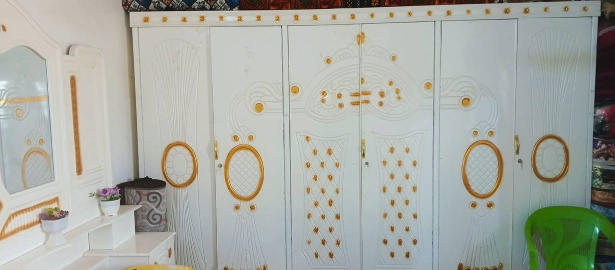 سلام عليكم من رخصت مدير الكروب غرفه خشاب لبيع لمكاني ديوانيه الحمزه شرقي رقم صاحب الغرفه *********** تواصل وياه غرفه 4اشهر نضافه فول غرفه مرتبه سعر يم راعيها  واذا تريد بس علقلي واني اجيك خاص
