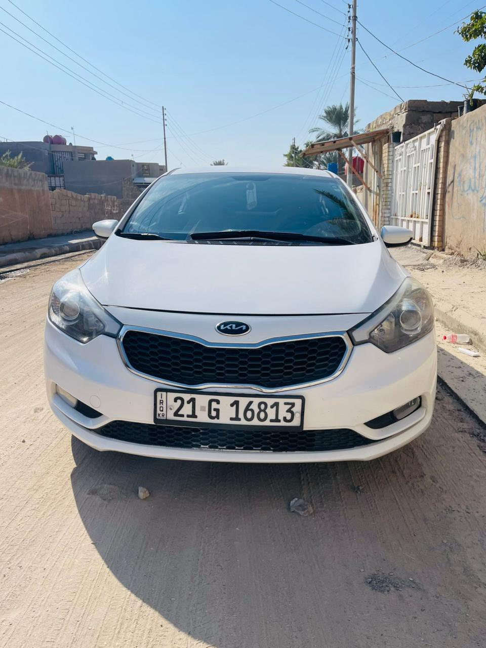 السلام عليكم 
سيراتو ٢٠١٤ خليجي
نص فول شاشه ويل كب 
صدر جديد 
تحكمات ستيرن
خمس قطع صبغ بدون معجون
بابين والجاملغ الخلفي والبنيد 
رقم سلمانية بسمي تريد تحويل أو وكاله
السياره  جديده بمعنه الكلمه 
مكاني واسط الزبيدية شارع المعارض معرض الحسن 
السعر ١٠٣ وبيه مجال 
رقم ***********
