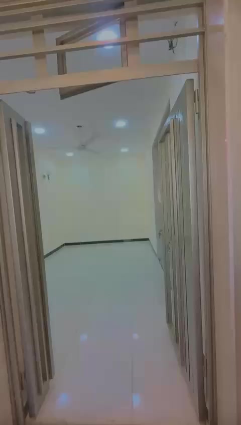 شقه للإيجار غرفتين وصاله طابق اول بالمنصور خلف ثانويه سيناء جديده ***********
