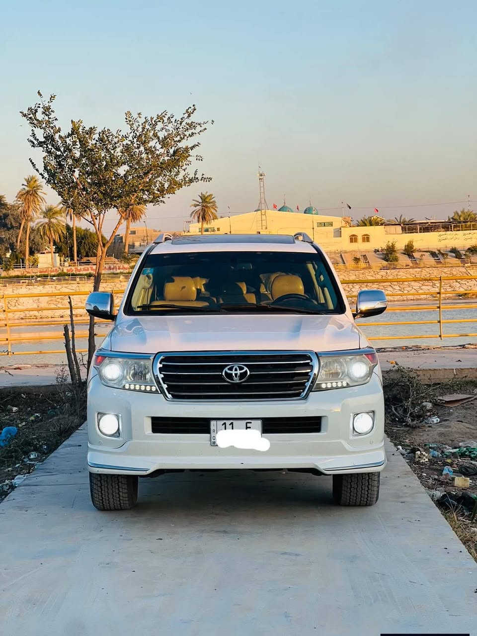 سلام عليكم ! السعر 278 وبيه مجال 
كفاله عامه سياره 
لاندكروز 2009 رقم بغداد جديد وهزه جديده ب اسمي 
كير محرك مامفتوح ع شركه 

فول مواصفات 1/1 
بصمه
فتحه سقف 
شاشه جبيره 
تحكمات ستيرن 
تشغيل عن بعد 
دفدي بلا سقف 
7 راكب 
3قطع تبريد 
تخم تاير جديد
تبريد ثلج 
مكاني بابل 
للتواصل ‭***********
