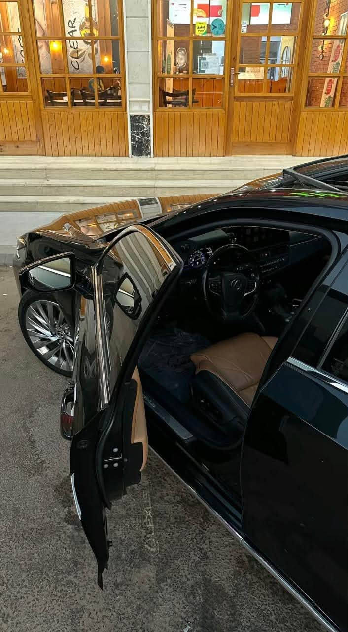 ارخص لكزس Es 350 platinum sas
للبيع خليجي وكالة ساز العراق فول مواصفات مكفوله كفاله 

موديل 2024 مواصفات بلاتينيوم تجي اعلى مواصفات بالخليجي وابرز مواصفاتها 

——————————————— 

. موديل 2024  ماشيه 25 مغلفه PPF 

. مكينة بانزين 3500 V6 سلندر ✈️

. بانوراما 

. 5 بردات - خلفيه كهرباء 

. تحكم تجوه خلفيه 

. سستم صوت (Mark Levinson)🔥

. كشنات كهرباء + تبريد 

. حساسات امامي خلفي 

. ترحيب لكزز ضوئي 

. مري شفط + قلاب 

. رادارات + نقطه عمياء 

. ويل كروم عليه تخم تاير جديد (Kumho)

. شحن وايرليس 

دواخل ملكي قرميدي

. ستيرن كهرباء 

. خزن ميموري وضعيات جلوس 

. شاشه ابل كار بلي 

——————————سعرها 400 بيه مجال 

شباب السيارة فول مواصفات بلاتينيوم 

ونظيفة جداً وسيرفس جديد من فلاتر من دهن من تايرات جاهزة على اخر ، بصمات ٢ 

كاعيات شركة وعده وجنطه مال لكزز 

مكاني السماوه المركز ***********
