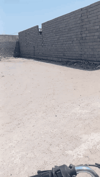 سلام عليكم قطعه للبيع بل مختار مساحتها ٢٠٠ متر يمه مي وكهرباء قريبه عله مدرست عمير بن سعد للاستفسار الاتصال ***********
