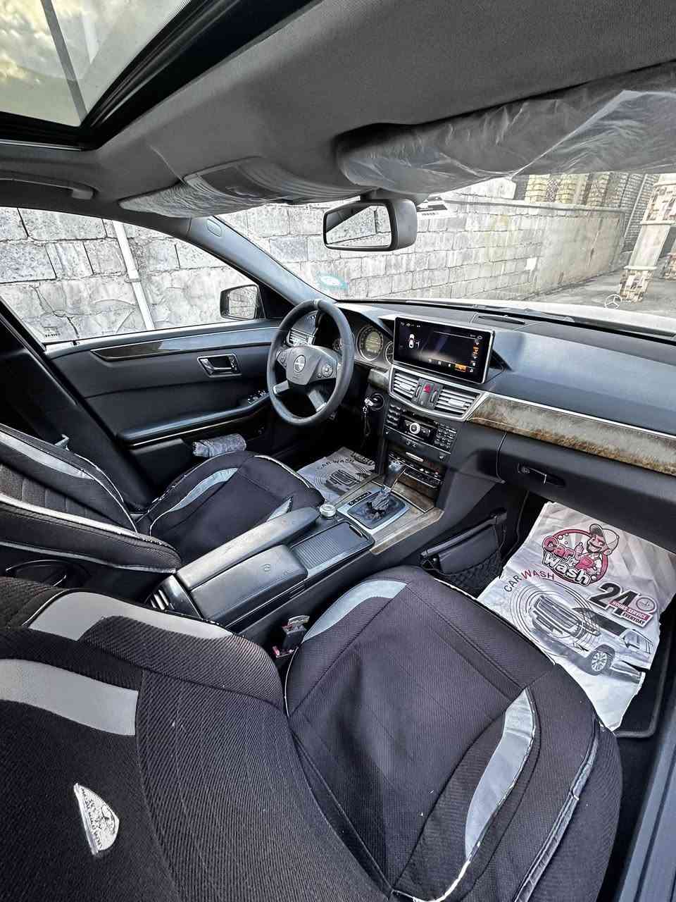 مرسيدس E200
الموديل: 2010
المحرك:  أربعه سلندر 2000 سي سي توربو
الممشى: ١٥٠ الف كم قابل للزياده 
الضرر : حاملغ خلفي 

طبعا السياره وارد خليجي و معروفه مواصفات ال E200 + السياره عليها كت كامل AMG و السياره رقمها بغداد
-
💰 السعر:  155 ورقه  (قابل للتفاوض
البسيط)
📞 واتساب / اتصال: *********** 
📍 الموقع: الفلوجه
