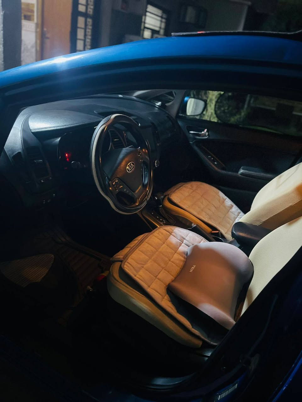 فورتي 15 جديده امريكي جاملغ خلفي بدون دواخل بغداد بسمي السعر 105 مكانها بغداد( ***********)
