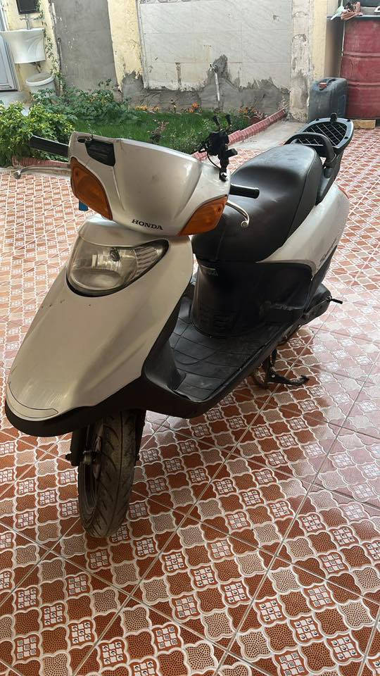 سلام عليكم سبيسي للبيع دراجه كامله مكمله بس بيها شويه عواج بلستيرن كهربائيات كله شغاله شلعه معدل كزوز رياضي بيها كيجات كله شغال كيلو متر دراجه ماشيه 24حقيقي الرقم ***********فقط واتساب (متوازي عليها)ملاحضة فقط كفر امامي تجاري ولاصلي جايب الباقي كله بلاد
