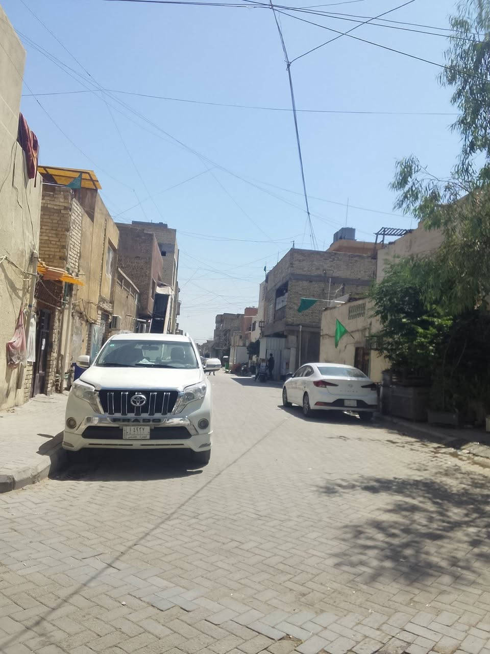 للبيع قطاع ١٦بناء قديم ينسكن كبال الفرع عريض 
سعر ٢٢٠ بي مجال 
***********

