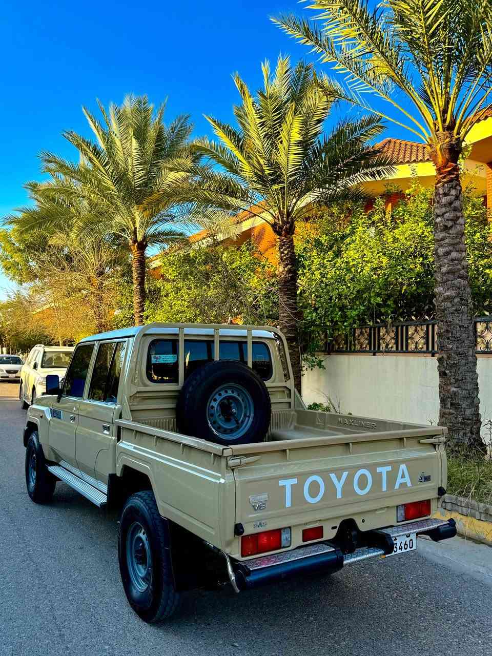 تويتا ميكزه مينى  موديل ٢٠٢٢ 
سفرى شريكه سردار 
٥٨ km هه زار كيلومه تر روشتوه
سه ياره كه زور لوكه 
گيرو مه كينه و كلاچ و عه ينه ى شه ريكه يه 
هه موو گيانى له سه ر ده قى شه ريكه يه
ره قه م و سه نه وى تازه يه 
٤ تاييه ى لوكى له ژيره 

( دوو په له ى بچوك بوياخى هه يه )
باقى گيانى له سه ر شه ريكه يه 
نرخى  ٣٥٥ گه لايه 
گورينه وه ناكه م 
————-
حوثيه موديل ٢٠٢٢
سياره جديد ماشى ٥٨ كيلومتر حقيقى 
بس بى مكانين سبخ اسغير 
دعامى من دعامى بشرت كل على بيلاد
سعرها ٣٥٥ 
*********** السليمانية, العراق
