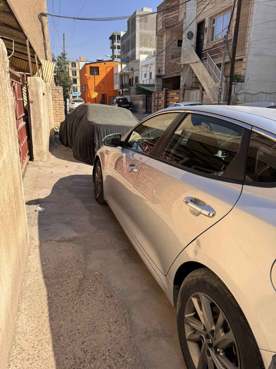 كيا اوبتما ٢٠١٩ امريكي ماشية ٤١ميل حادثة جاملغ امامي بدون ايرباك وبيه طخة خفيفة جاملغ الخلفي هنا انطخت بأسم شركة رايده ١٣٦٠٠$ مكاني المنصور حي العربي هذا رقمي ***********
