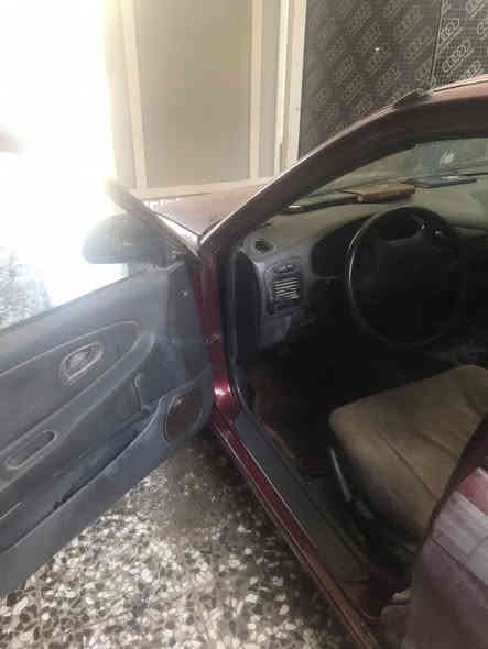 سياره لانسر كل شي بيها بلادي موديل 95سياره نضيفه بس كشر تعبان جارد لونها بسبب شمس سياره دواخل نضيفه وبلاديه سعر30ورقه وتحويل ثاني يوم***********
