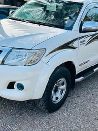 السلام وعليكم للبيع او مراوس حسب القناعة تيوتا هايلوكس فور ويل  سعودي ...