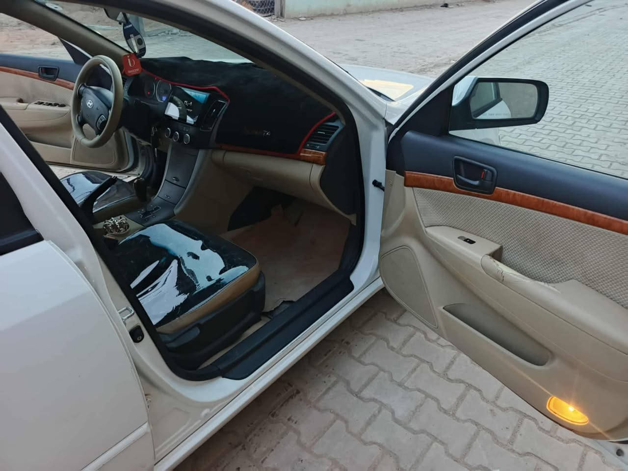 سيارة للبيع سوناته موديل 11خليجي الرقم اربيل مكينه الفين مكفوله بيها فقط باب السايق شويه بارد السعر 135وبيها مجال للطيبين للتواصل ***********
