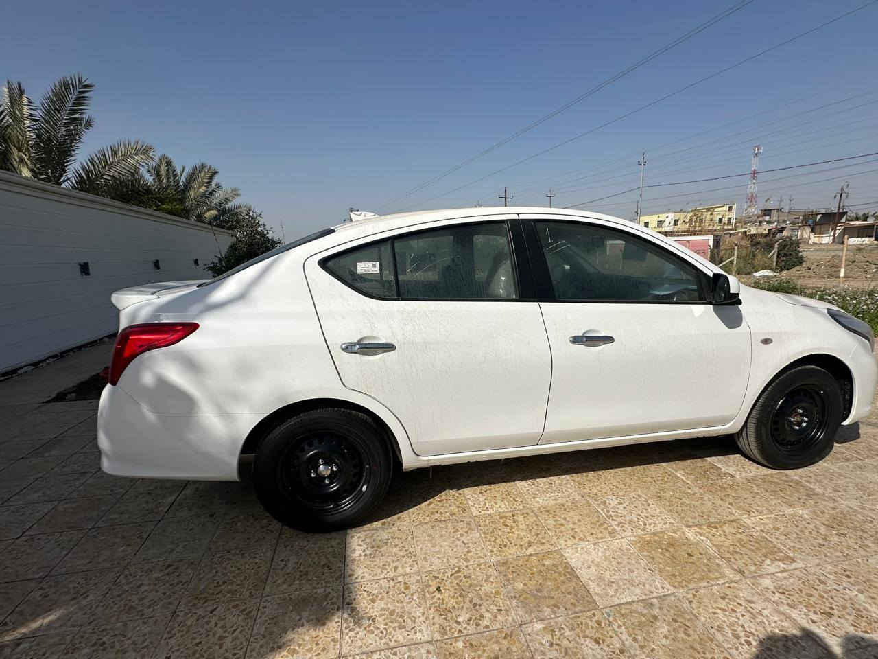 السلام وعليكم نيسان صني هندي زيرو للبيع موصفات. تحكم استيرن جهتين حساسات خلفيه. شاشه حجم كبير مال لكزز مانع انزلاق العلامه الجديده شباج نحله  سياره زيرو وشرط البليته الزركه العنوان ديوانيه للاستفسار (***********)
