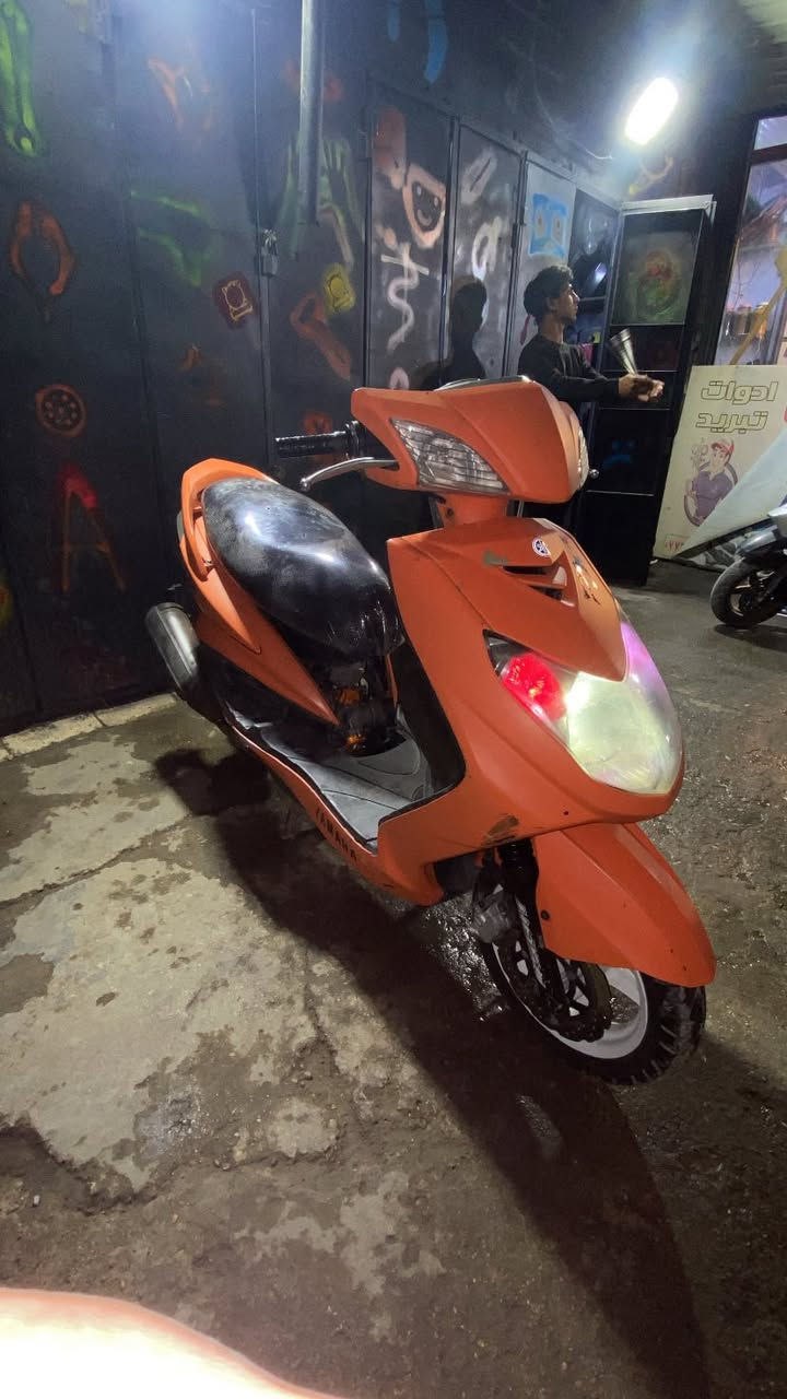 سالم عليكم دراجه سكنس للبيع بيه تزويد صرنصه وكلج خلفي وقباقه مال كور لمكيه٥٨ونص سعر٦٠٠ وبيه مجال  لمكان لامين الثانيه للستفسار عل رقم ***********
