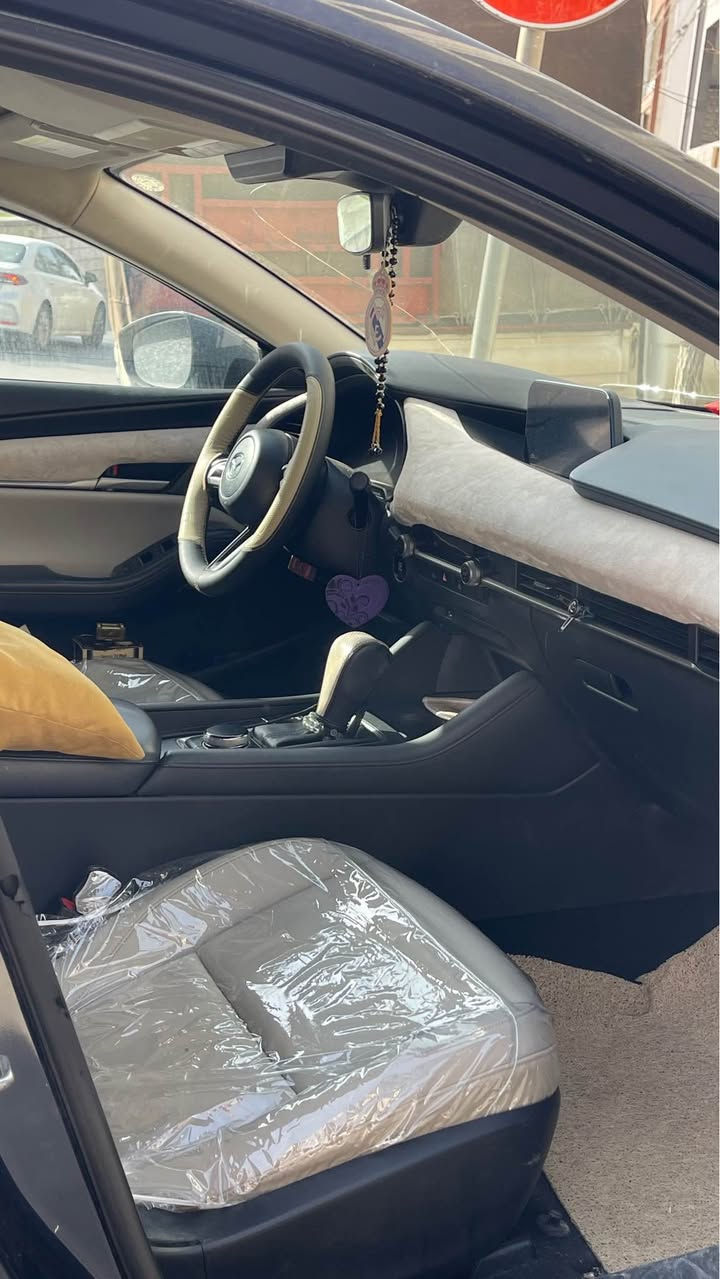 ( ﷽ )

( مازدا ٣ سیدان مۆدێل ٢٠٢٠ ) فوول بێ سڵاید ناو کرێمی دەگمەن 
مەکینە ( مەڕغوب ٢.٥ بێ تۆڕبۆ ) کوشن جڵد ، ناوکرێمی ، ڕادار و خەتی جادە ، ئەوتۆ ستۆپ ، ئۆتۆ هۆڵد ، لایتی ئەوتۆ فولەکانی ئەوتۆ برێک بەصمە دەرگا بەصمە ، فڵچەی جامەکانیشی ئەوتۆیە لەگەڵ تەڕبون ئیش ئەکات گێچی نیودیجیتاڵ شاشە کارپلەی کامێرا گێڕی سپۆرت سەیارەیەکی گەنجانە و ڕێک و پێک بۆیاغ یەک چەمەلەغ لای سەیاق لەگەڵ یەک پەڵە لە بۆنیتەکەی و یەک پەڵە لە دەرگای دوای سەیاق بێ ناوگرتن بێ ئێرباگ تەقین هەموو شتێکی بەشەرت بێ مەسرەف  سەنەوی تا ٢٠٢٧ تازەیە بەناوی خۆمانەوەیە کێشەی هیچ نییە 
نرخی ١٣٨ $ معامەلە *********** السليمانية, العراق
