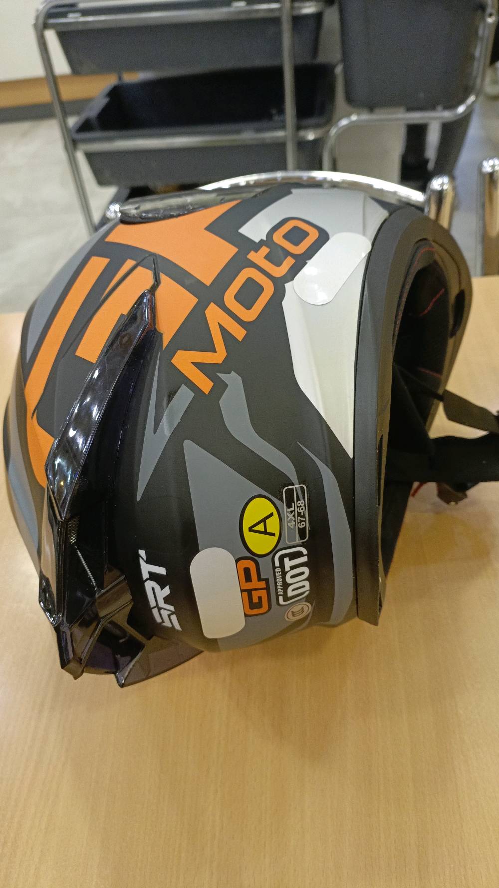 خوذه للبيع مستخدمه يومين فقط مكاني انبار فلوجه الي يحب يتصل عليه ونتفاهم 
