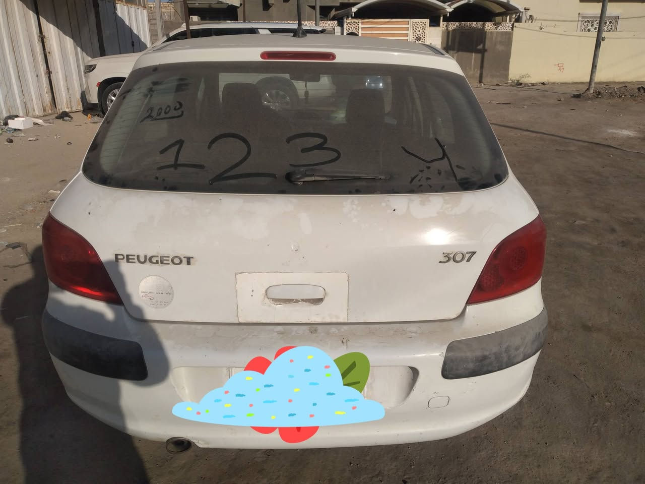 بيجو فرنسي موديل ٢٠٠٥ سيارة نظيفة كشرة حلوة حدادية ٩٠% مكينة نظيفة صار سنه شادها رقم صدامي بس بيها مشكلة بالكير السعر ٤٠ مكاني سماوه للاتصال  ***********
