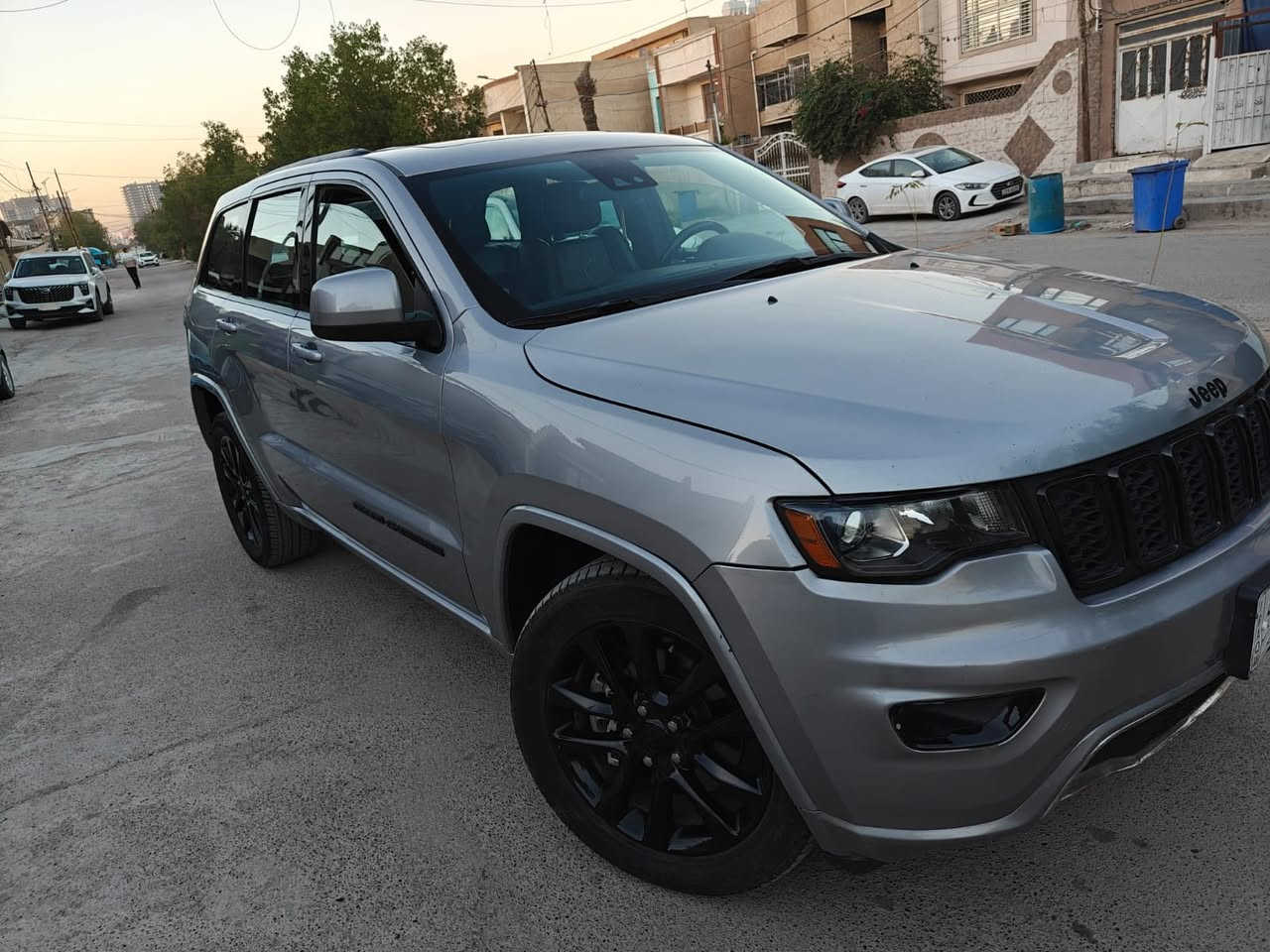 سلام عليكم جيب لاريدو بلاك توب موديل 2021 حادث موضح  بلصوره سياره جاهزه اني مستورده على ايدي وترقيمه مكان السياره بغداد 23500دفترين وخمس وثلاثين مكان بغداد ممتواجد على نت او خاص  
صور الحادث داخل صور الاتصال ***********
