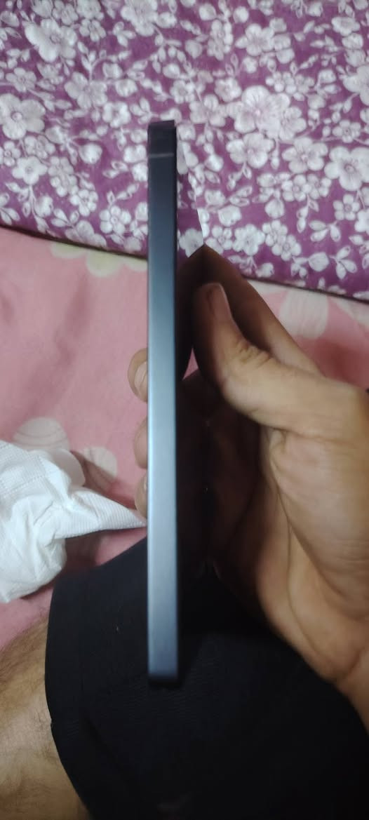 السلام عليكم س25 تيرا 256 النظافه 100% صار له شهر اخذته مليون 400 اريده 1,300 وبي  وبمجال قليل  ***********
