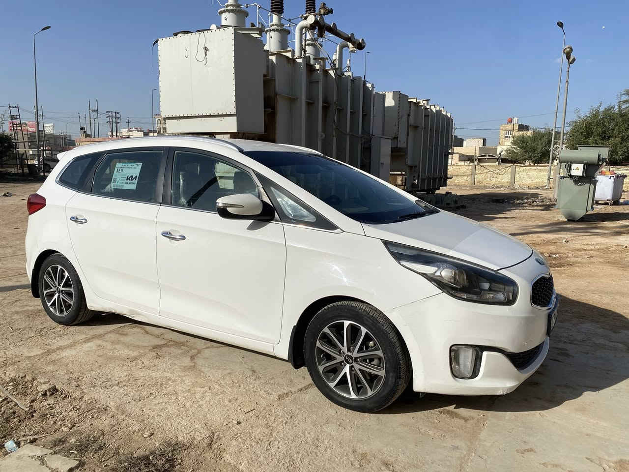 السلام عليكم 
للبيع كيا كارنز 
مديل 2014 
رقم أربيل الإنكليزي  الجديد 
محرك 2000 دوش جديد  لا صوت ولا تبخير 
مواصفات سياره
نضام كروز سرعه 
نضام ECO
شفتات ستيرن
نضام ترحيب 
مري  اشاره وشفط
سبعه راكب 
لايت دوار 
تبريد قطعتين 
دواخل بيجي 
السياره مكفوله  
ماعدا بارد بسيط موشر بالصوره 
وبدايه البنيد تكشير صبغ 
السعر 145 وبيها مجال 
مكان السياره بالديوانيه 
الاتصال ***********
