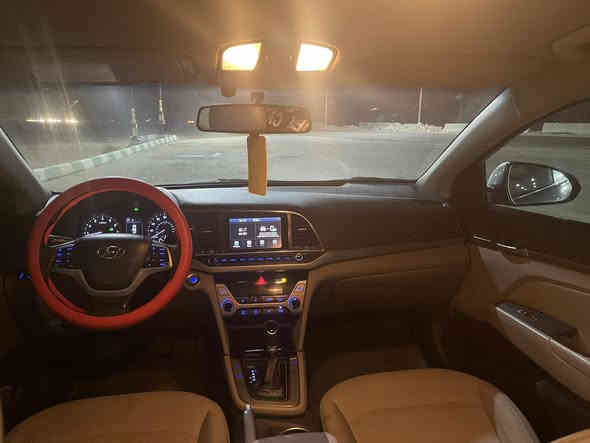 سلام عليكم سياره الانترا  مديل 2017 سياره فول عده الفتحه سياره حادثه قبق جنطه وجاملغ وباب بدون دواخل سياره جديده مانقصه شي معرضه ١٢٠وبيه مجال الاستفسار الاتصال ***********
