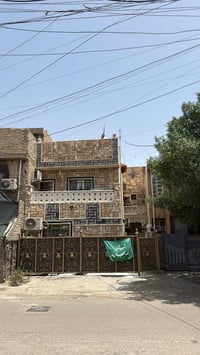 دار للبيع المساحة ٨٥متر واقع حال ٩٠ واجهة ٧ونص نزال ١٢ يحتوي الطابق ال...