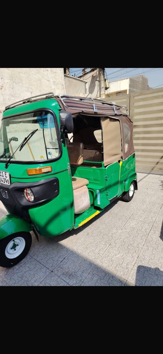 سلام عليكم تكتك تكتك21 مثل ما واضح كدامك نضيفه واي نقص مابيها يعني تاخذها بوجهك للشارع تخم تاير جديد جادر جديد تغليف كشنات ونايلون رقمي متوفر وتساب وعل خط ***********
