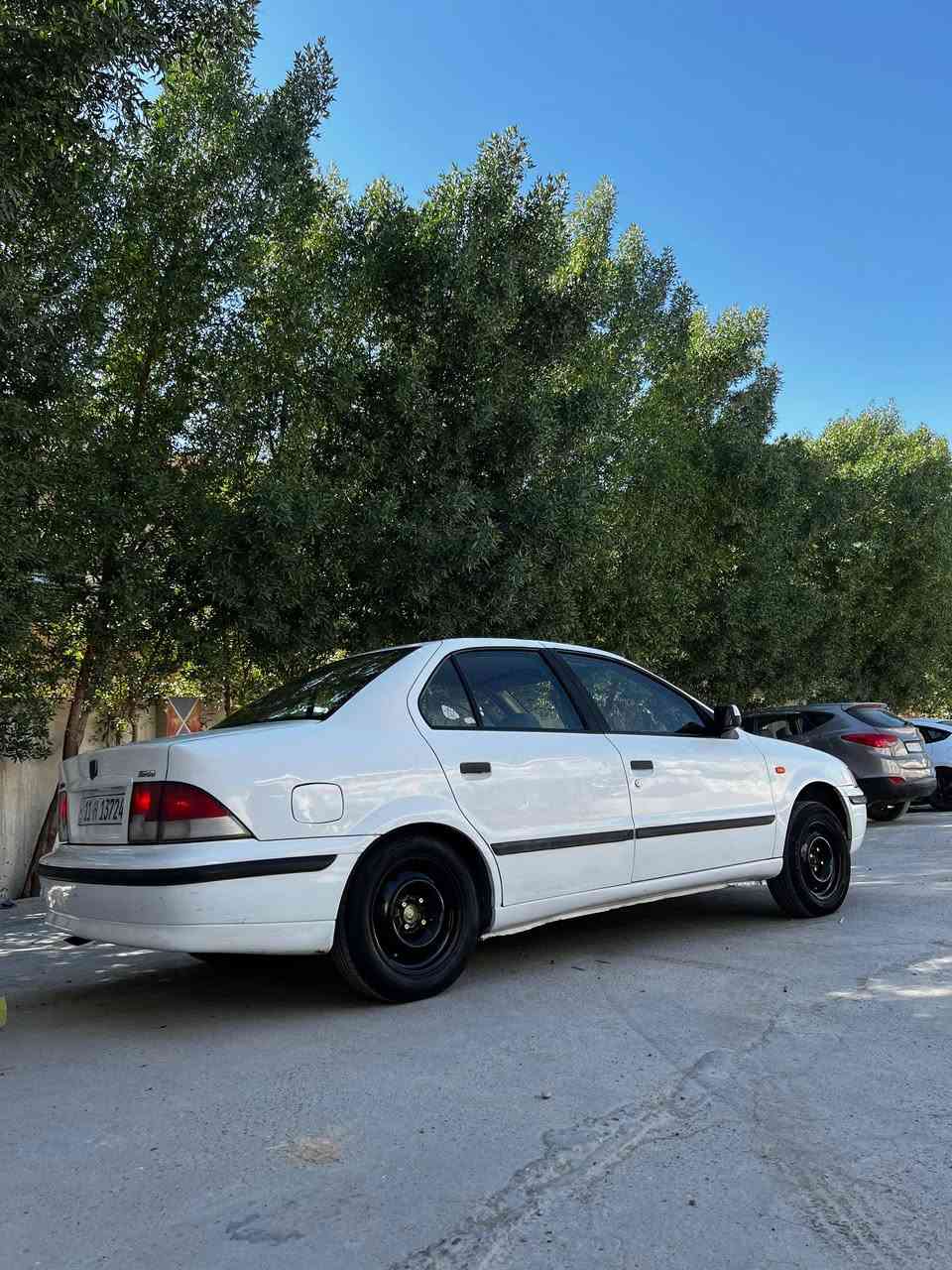 السلام عليكم سمند موديل ٢٠١٢ السياره بلاديه كلهه ونضيفه جداا كير ومحرك وحداديه امامي وخلفي كله جديد تبريد ثلج كهربائيات كلهه شغاله دواخلهه عله وضع الشركه السياره جاهزه ومابيه اي نقص بأسمي ارقام وهزه جديده السعر ٥٠ وبيه مجال قليل الشراي يتصل أو يجي واني بالخدمه مااكطع سعر بالتليفون *********** السياره جديده حته دوساتهه بلاديه
