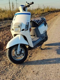 بوليس نوزل مصطره للبيع مكفوله مامفتوحه دراجه نضيفه 2011 سعره بواحد وبي...