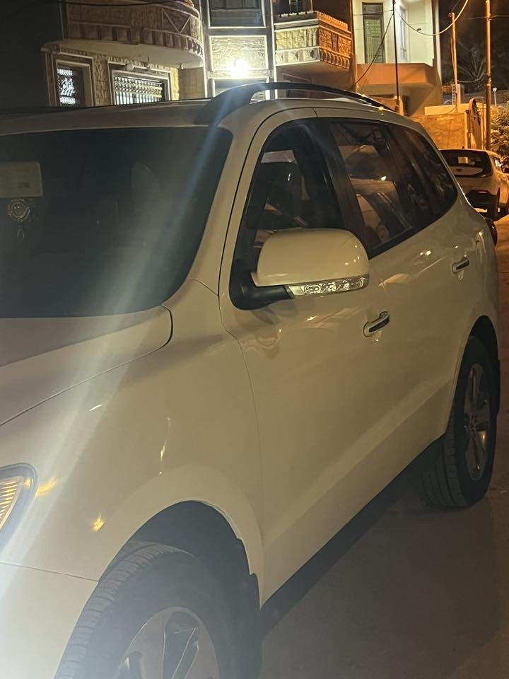 السلام عليكم للبيع سنتافيه ٢٠١٢ فول موصفات ولسونار موجود مكان بابل حي العسكري السعر ١٥٣ وبيه مجال بسيط بيع مستعجل ***********
